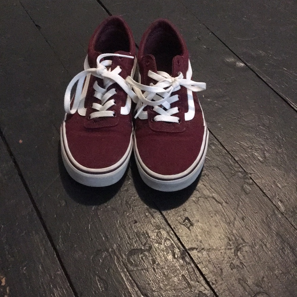 Maroon Vans size women's 9.5 great condition